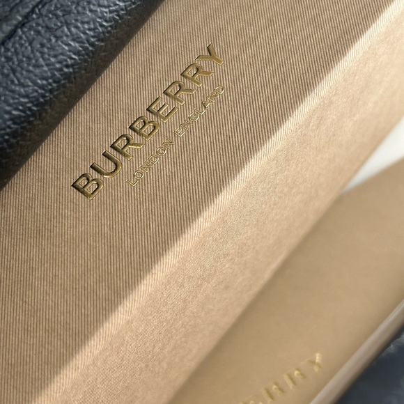 Burberry large leather hard case - Picture 4 of 5